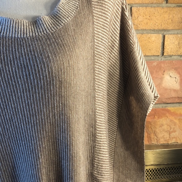 Oversized poncho - Picture 2 of 6